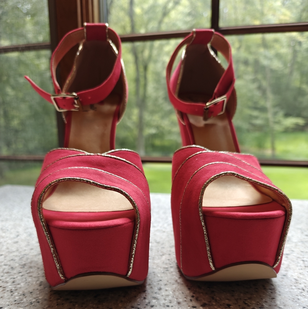 Luichiny Elegant Red Platform Heels - Picture 3 of 9